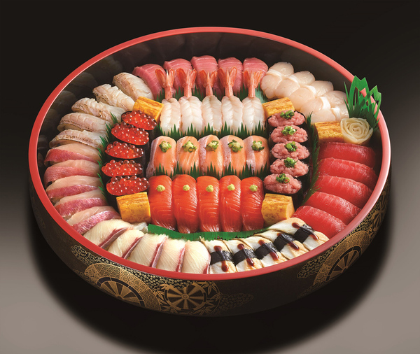 ASCII.jp：宅配寿司の「銀のさら」でサーモン祭！脂のりよい