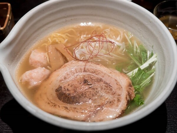 ラーメンを利用した「鯛茶漬け」も絶品、銀座の路地裏にある名店 麺処