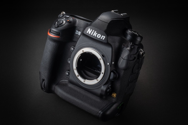 ASCII.jp：Nikon D6 実機レビュー = フラッグシップ一眼レフの最終形