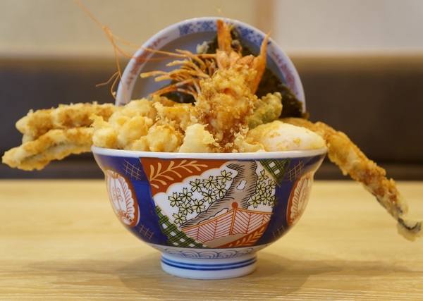 ASCII.jp：かつやの天丼専門店「天丼はま田」二号店がオープン 大きな