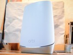 5万円台でメッシュ環境を構築！ 初心者にオススメしたい「Orbi WiFi 6 Mini」
