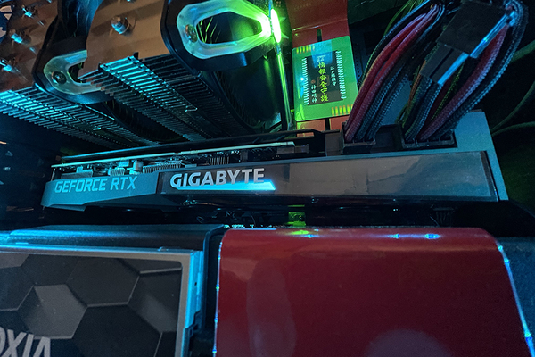 GIGABYTEのGeForce RTX 3070をMini-ITXケースに入れて性能チェック (1/4)