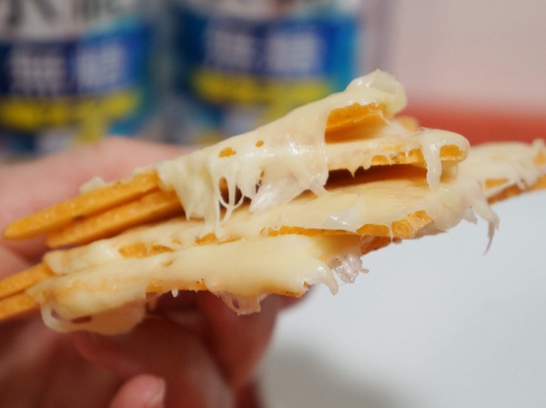 Ascii Jp 昔ながらの駄菓子 えびみりん焼 でチーズをサンド とろ として最高のおつまみ