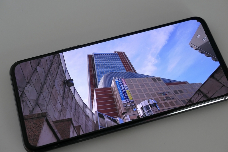 使うほどに撮影が楽しくなる！ 3眼フリップカメラ搭載の「ZenFone 7