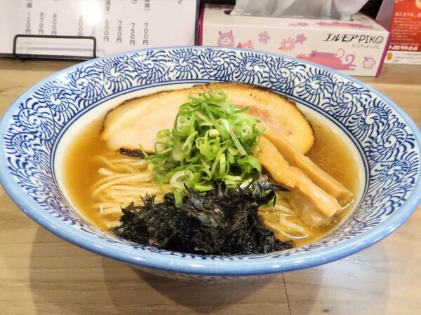 老舗の製麺所からラーメン店主に 麺はもちろん煮干しへのこだわりもすごい！ 煮干乃宴（東京・羽村）【ZATSUのオスス麺 in 武蔵野・多摩】第42回