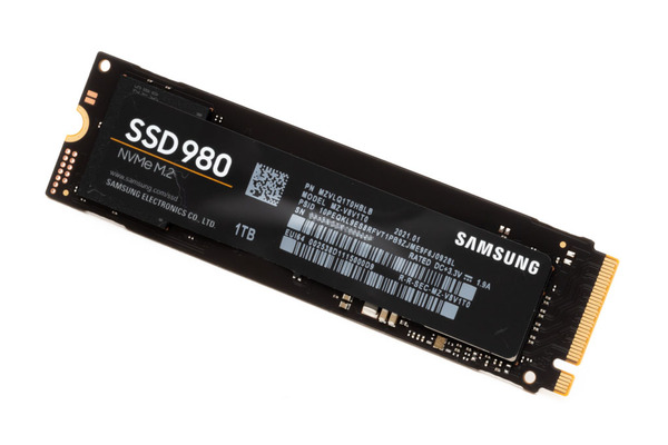 Samsung初のDRAMレスM.2 SSD「980」の実力は？ (4/4)