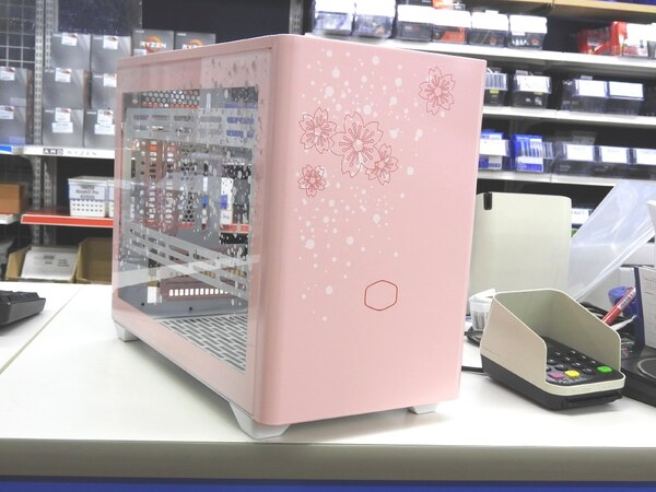 ASCII.jp：Mini-ITXケース「NR200P」に桜をデザインした新色が登場