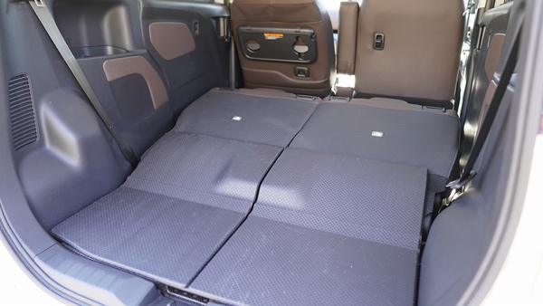 Ascii Jp 車中泊未経験者が三菱 Ekクロス スペース でカワイイ車内を作って一泊してみた 1 2