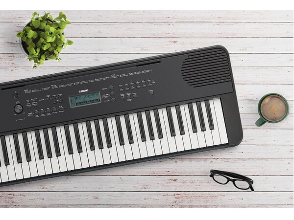 YAMAHA、電子キーボード「PSR-E360」にブラックカラー「PSR-E360B