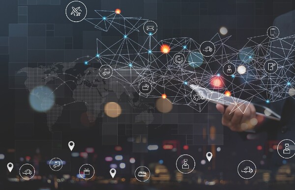  Apple、従業員にホリデーシーズンにカスタム Incase バックパックをプレゼント