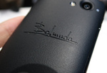 独自デザインの持ちやすさと世界観　「BALMUDA Phone」の実機を写真でチェック