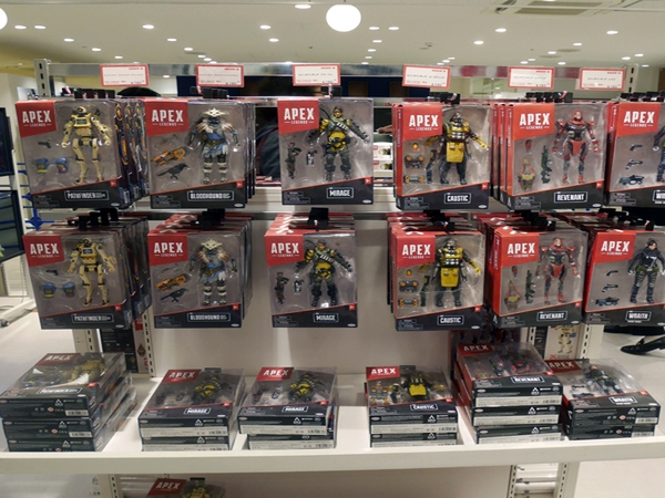 ASCII.jp：Apex Legendsの限定グッズが多数！ 渋谷マルイの期間限定