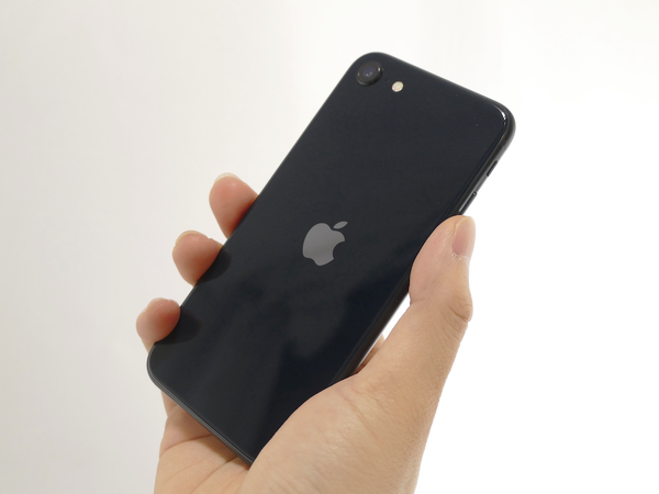 iPhoneSE 第3世代　ブラックスマートフォン本体