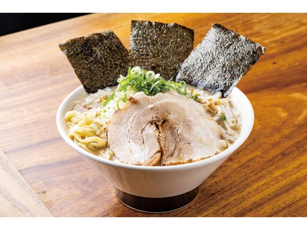 4月は「博多ラーメン 二代目けんのすけ 天神本店」の“極太”豚骨が登場