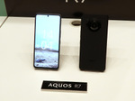 シャープのライカカメラ搭載スマホ「AQUOS R7」は、デザイン変更、弱点克服で大幅進化