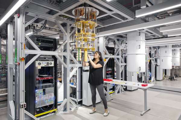 わずか2年で、驚くべき進歩を遂げる量子コンピュータ。IBMが発表した新ロードマップとは