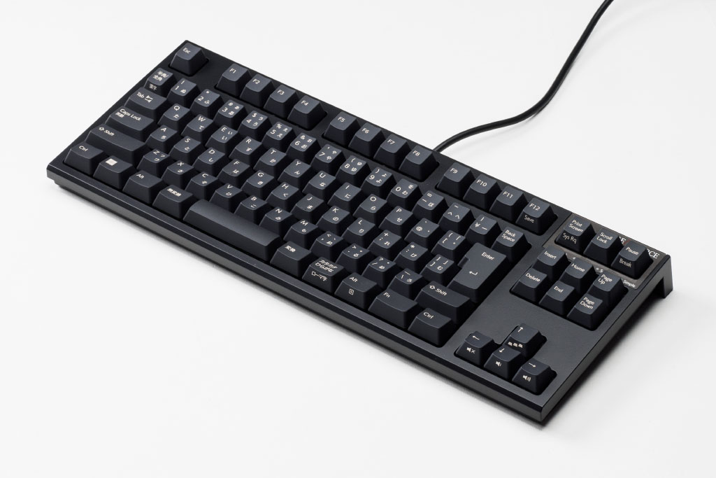 有線でお手頃、ハードレベルでのキー入替も可、そしてスペースキーも短い「REALFORCE R3S」