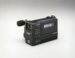 規格戦争を乗り越えてビデオカメラの小型化に成功したソニー