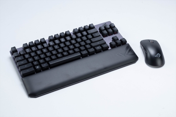 ASUS VG258、キーボードマウスなど ROG EXTREMEシリーズのキーボードとマウスをレビュー！ 高級機らしい