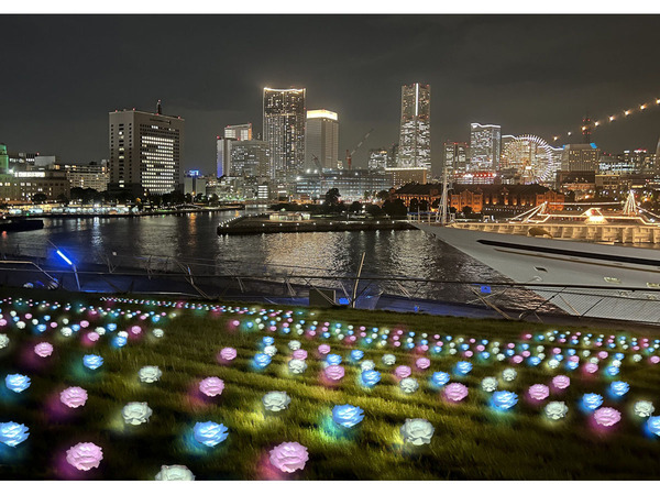 みなとみらいの夜景と共演するイルミネーション　「横浜港フォトジェニックイルミネーション2022」2023年3月12日まで開催中