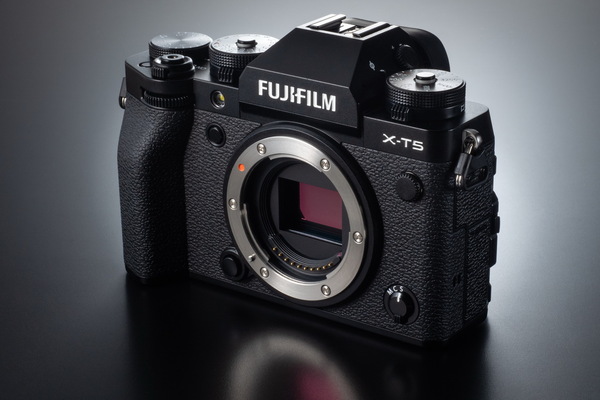 ASCII.jp：富士フイルム「X-T5」実機レビュー = 最高クオリティの写真