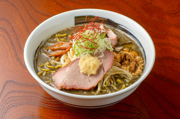 「濃厚黒ごま味噌ラーメン」(1000円) 撮影/千葉修弘