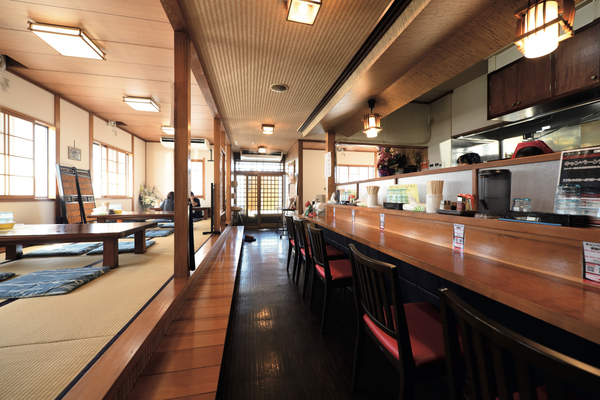 「拉麺ひなた」(東根市神町西)の店内 撮影/千葉修弘