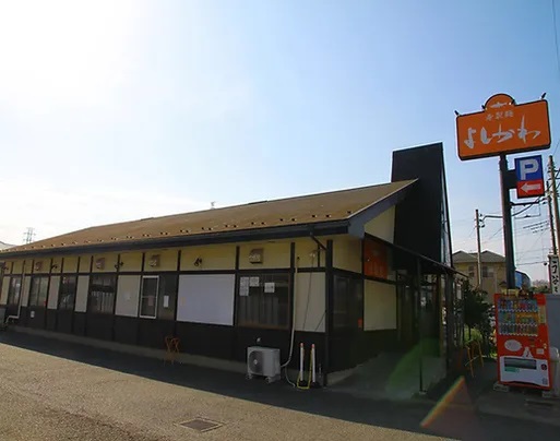 2店舗目の『寿製麺 よしかわ』川越店は現在本店に。20席の広い店舗は、家族連れも通いやすい