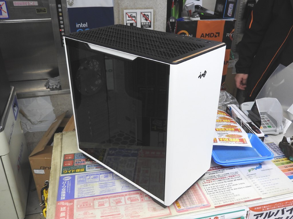 ASCII.jp：In Winから白色のPCケース「A5 White」が登場