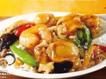 【ほっともっとグリル】上海風の中華あんかけが登場！ 麺とご飯、どっちにしようか…