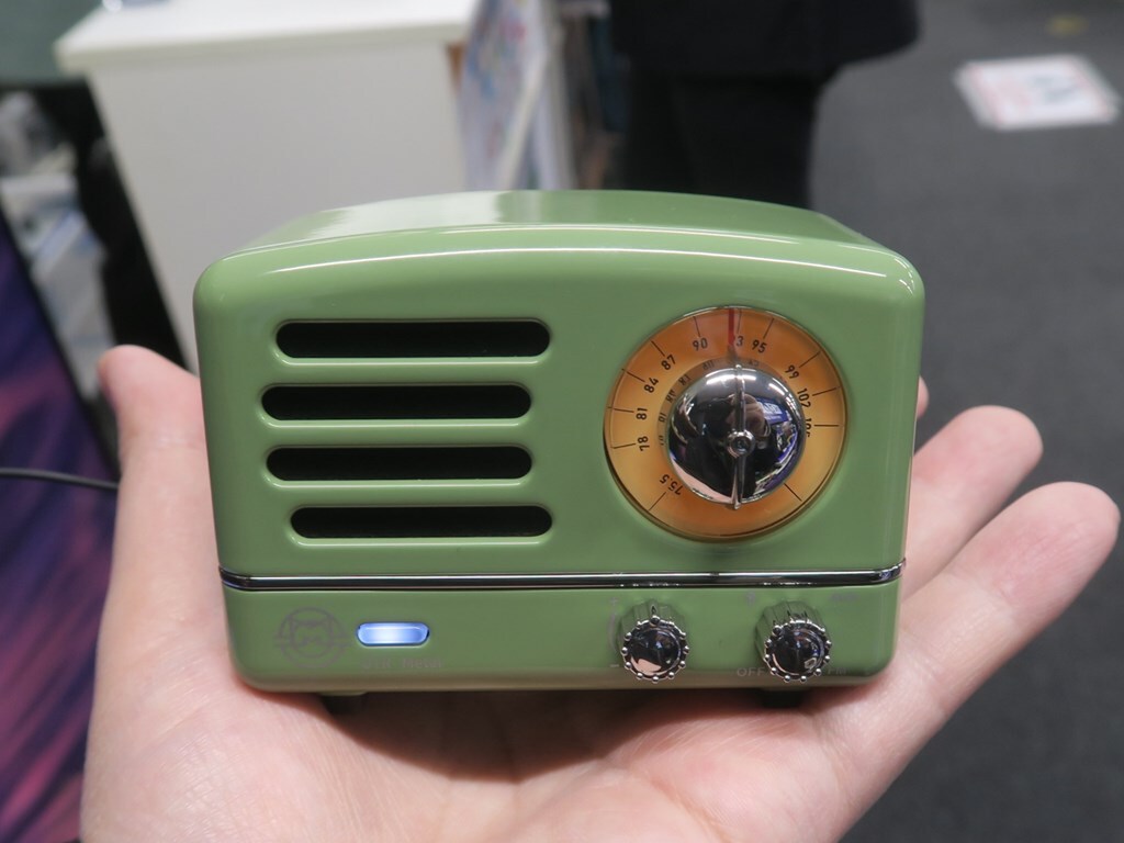 まるで1960年代のラジオ!? レトロポップな小型Bluetoothスピーカーが