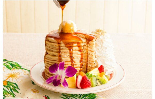 13周年だから13枚重ねました！ Eggs 'n Thingsのアニバーサリーパン