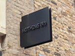Nothing Phone (1)も購入できる、ロンドンにあるNothing Storeを訪問した