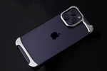 iPhoneをダイレクトに感じられる、ただひとつのケース「Arc Pulse for iPhone 14 Pro／for iPhone 14 Pro Max アルミ・ミラーシルバー」