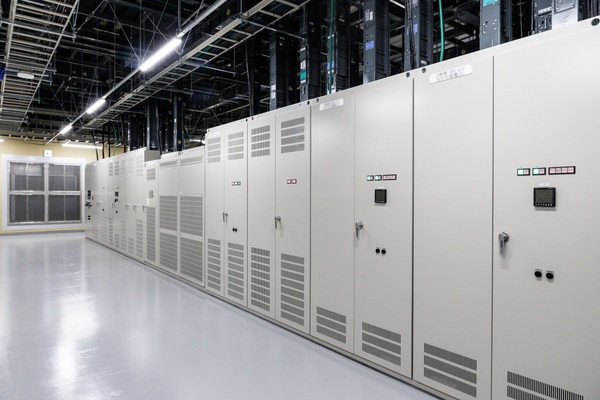 クラウド型データセンターの最終形　IIJが白井DCCの2期棟を公開