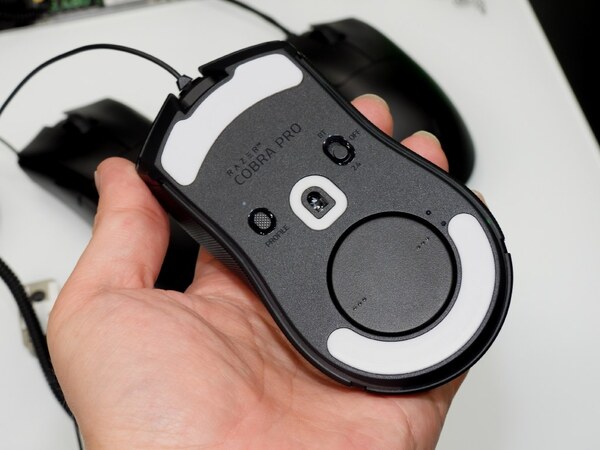 左右対称デザインのワイヤレスゲーミングマウス「Cobra Pro」が発売