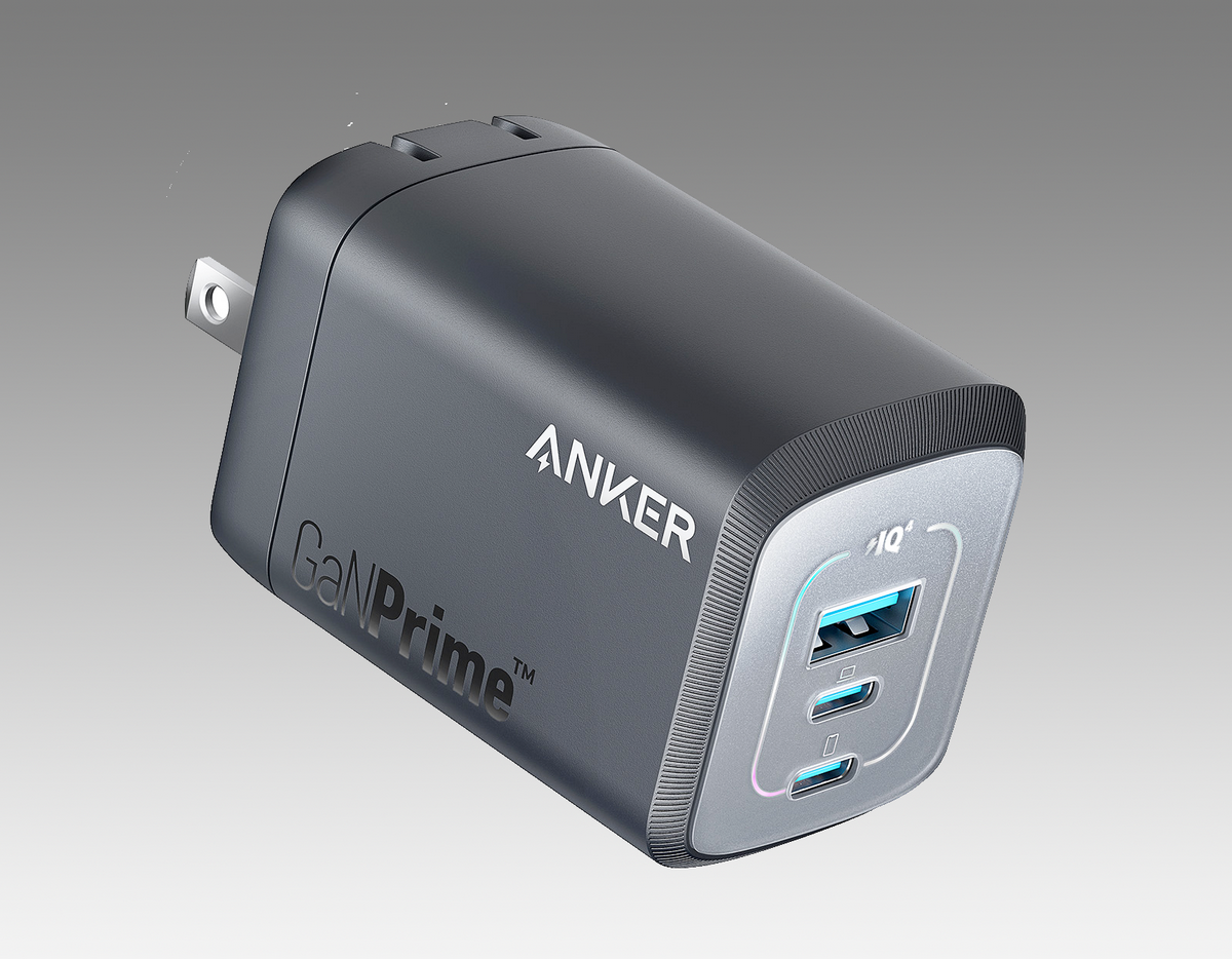 “Ankerが充電情報を表示するモバイルバッテリーとACアダプターの最上位「Anker