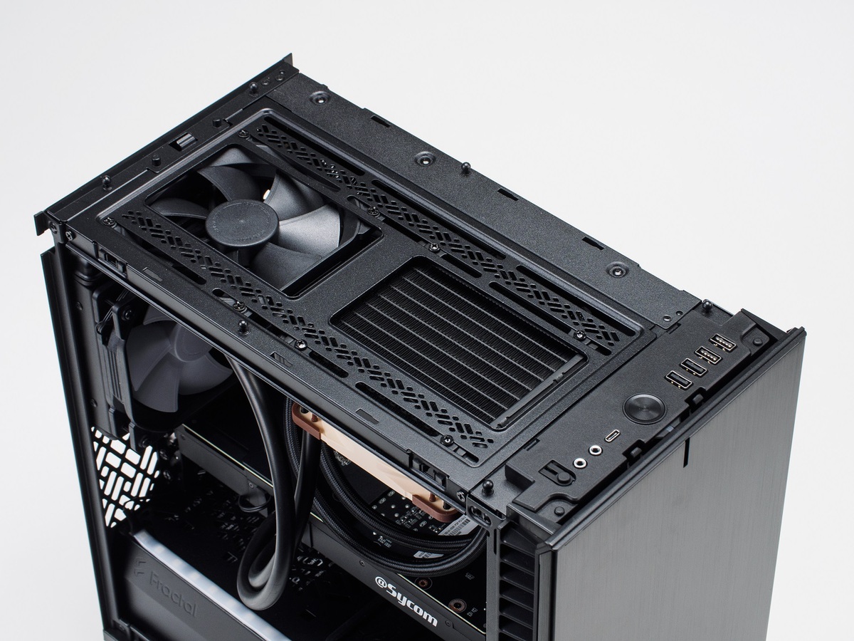 i7-13700K&RTX 4070 Tiのデュアル水冷をミニタワーゲーミングPCに詰め込んだ意欲作