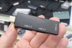 USBポートをちょい足しできるUSBメモリーサイズのハブ