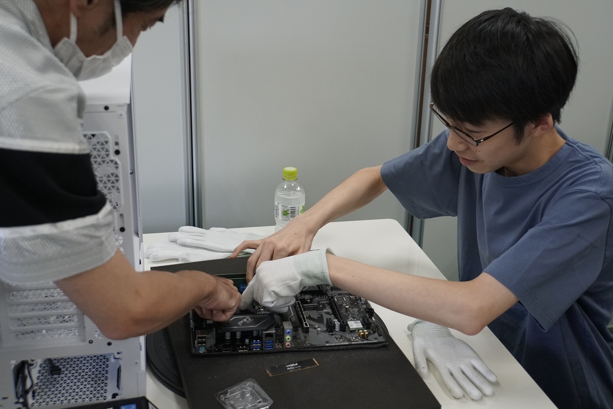 BTOよりも2万円以上も安いPC自作キットに超丁寧指導 サイコムの子どもパソコン組み立て教室に潜入