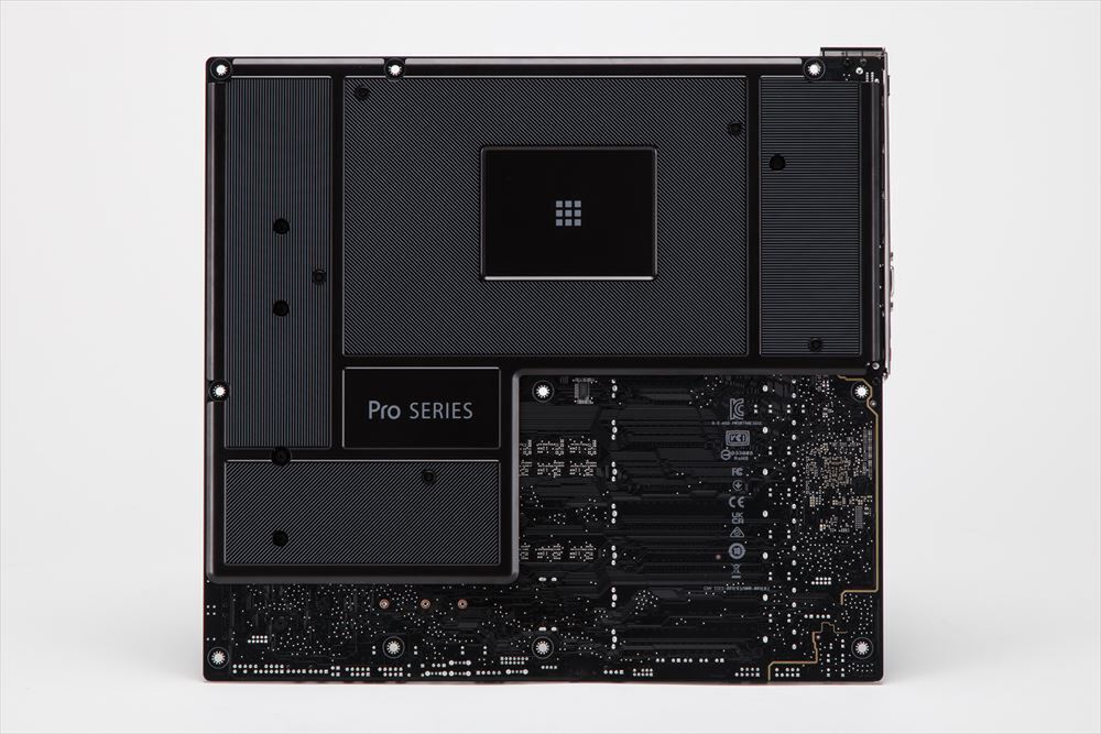 メモリー2TB搭載可能のXeon向けモンスターマザーをXeon自作erと見ていく