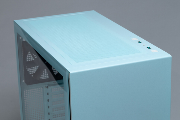 ASCII.jp：淡い水色がいい！ ドスパラ×DeepCoolのミドル／ミニタワーケースをじっくり眺める