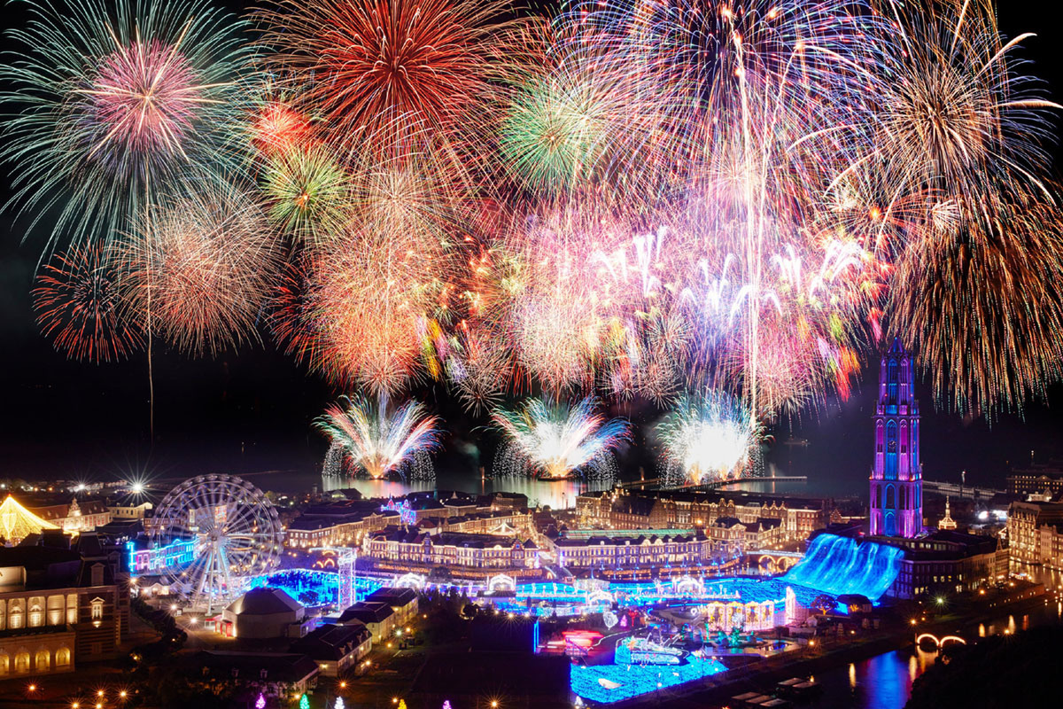 ハウステンボス 九州一花火 九州一大花火まつり2025 その2 この画角で虹色のやつ抑えたかったけど