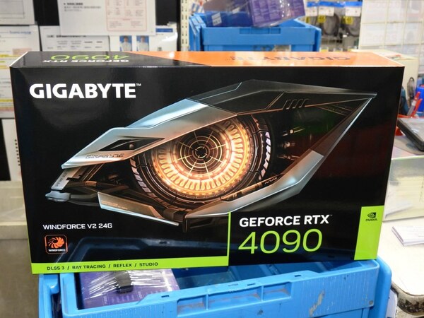 たわみ防止ブラケットが付属するGeForce RTX 4090がGIGABYTEから