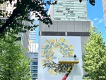 巨大壁画や市民参加型アートが東京のど真ん中に出現！　無料で楽しめる国際芸術祭・東京ビエンナーレ2023　大丸有アートアクションに行ってみた！