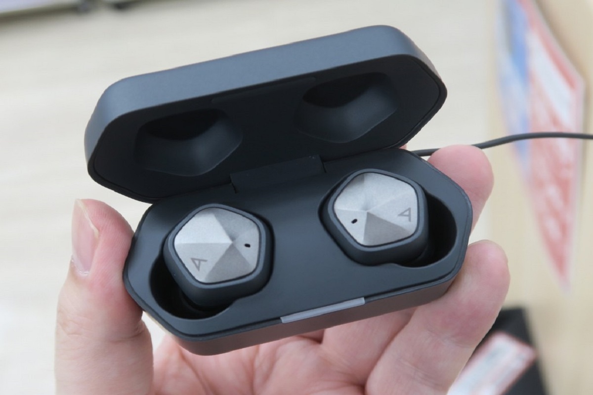 ASCII.jp：Astell＆Kernの最新イヤホン「AK UW100MKII」が約4.5万円で登場