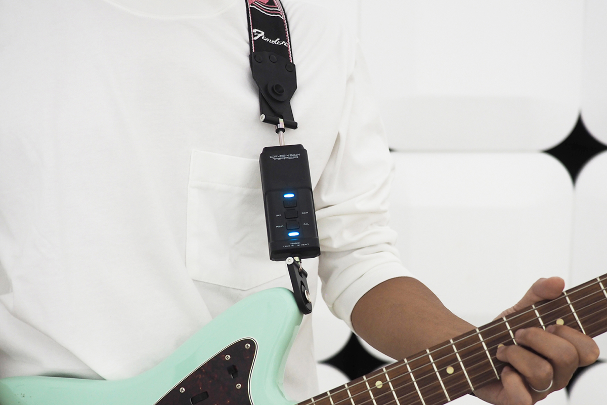 ASCII.jp：カシオ、ギターストラップで「エフェクターを操作する