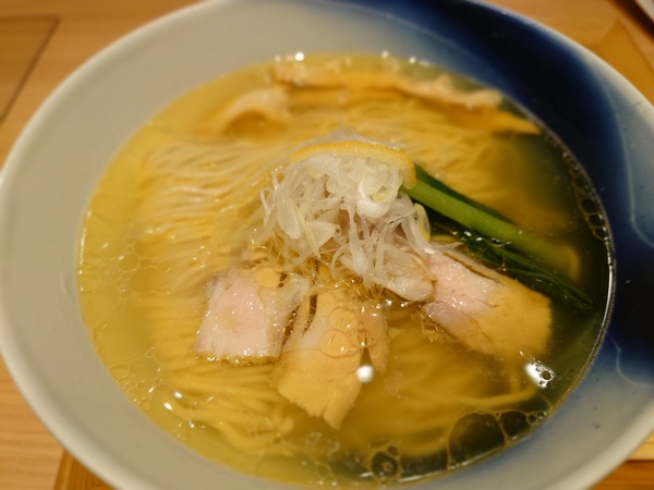「越後長岡黄金のしおそば」。通常メニューのトッピングはこちら 麺の風 祥気