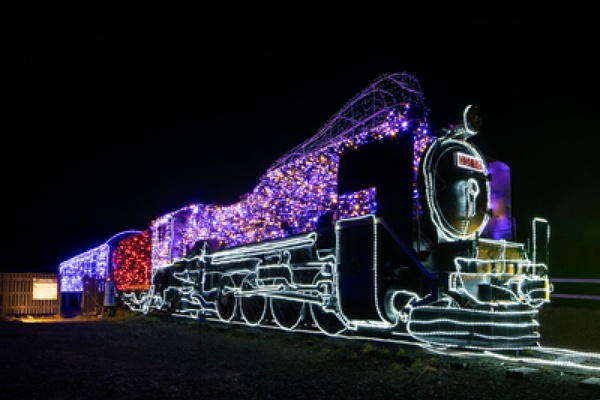 光の迷路やイルミネーションライナーの運行も！ 小岩井農場まきば園