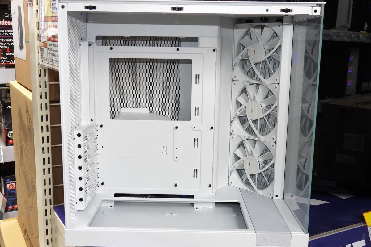 ASCII.jp：ピラーレスと斜めファンがおもしろいPCケース「H6 FloW」が